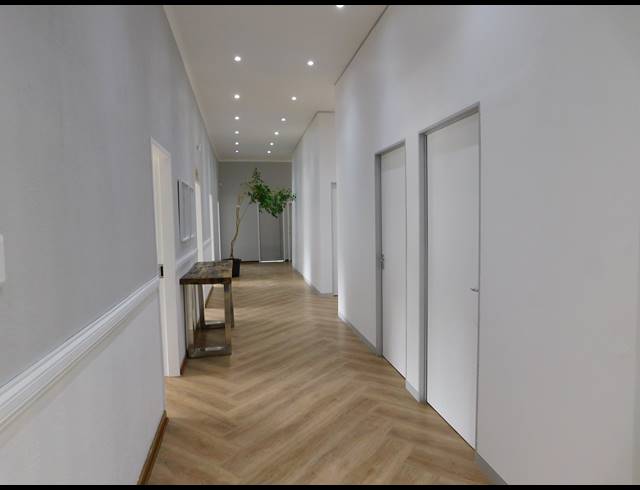10M² MEDICAL SUITE TO LET IN RUITERHOF